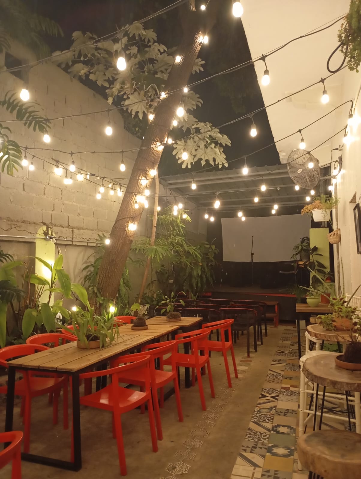 Espacio de eventos The Perpetual Lab preparado para meetup Bitcoin Dominicana — Zona Colonial Santo Domingo, República Dominicana