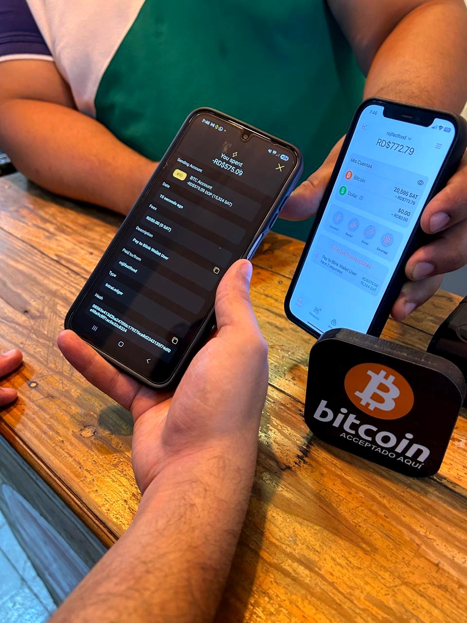 Pago con Bitcoin Lightning Network en Rojís Fast Food, Zona Colonial de Santo Domingo — Bitcoin Acceptado Aquí
