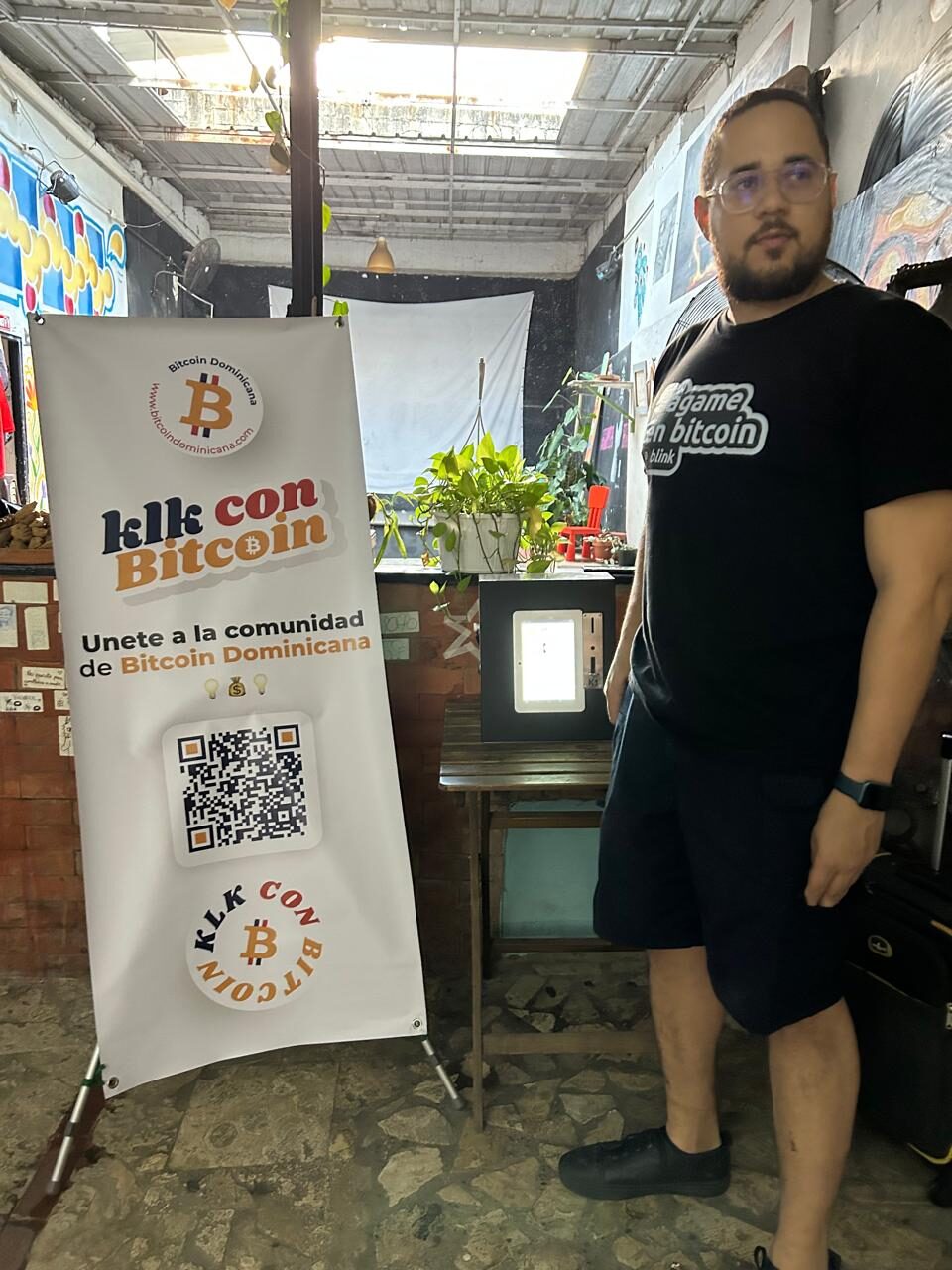 Banner de la comunidad KLK con Bitcoin de Bitcoin Dominicana en Santo Domingo